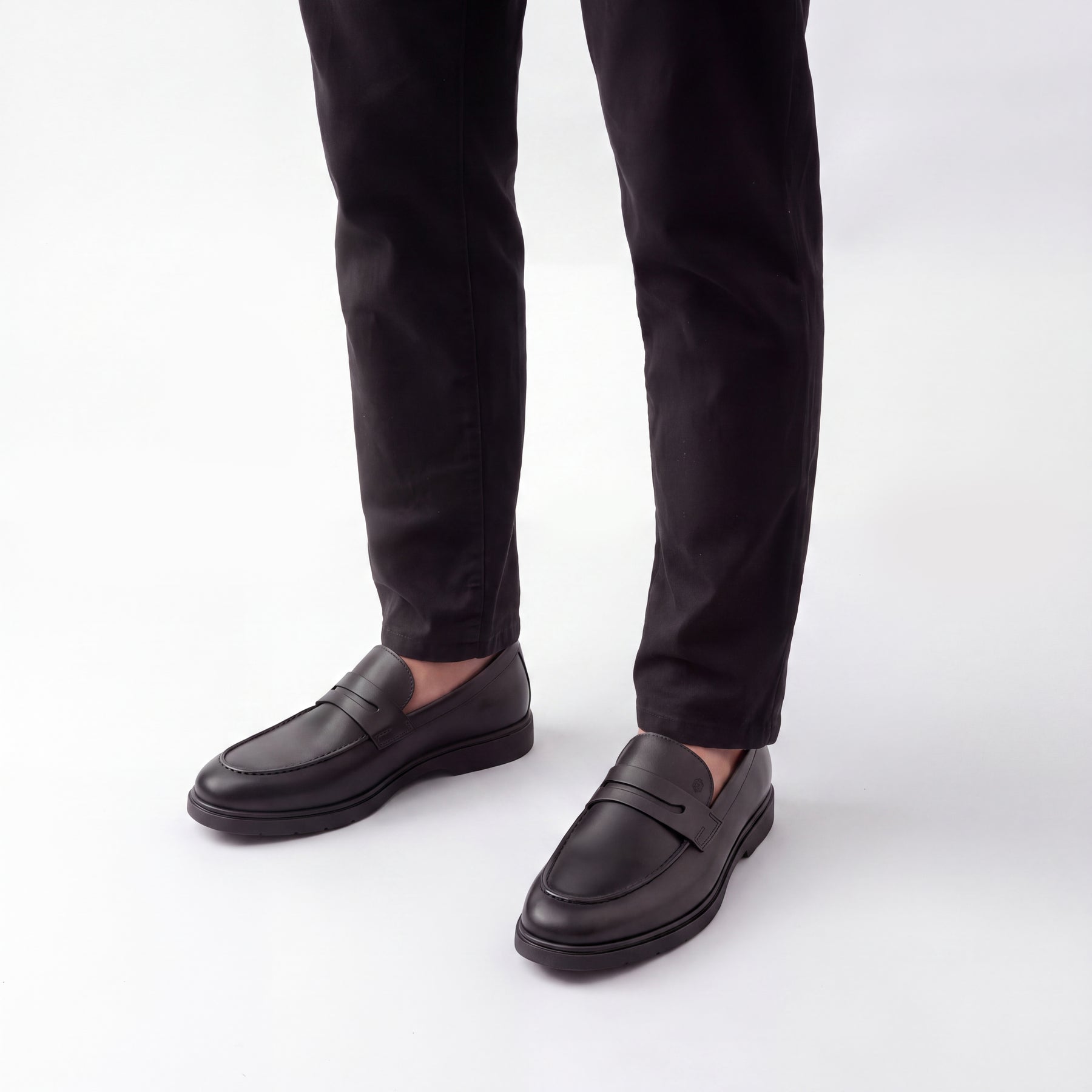 Victor XC II Loafer | Black